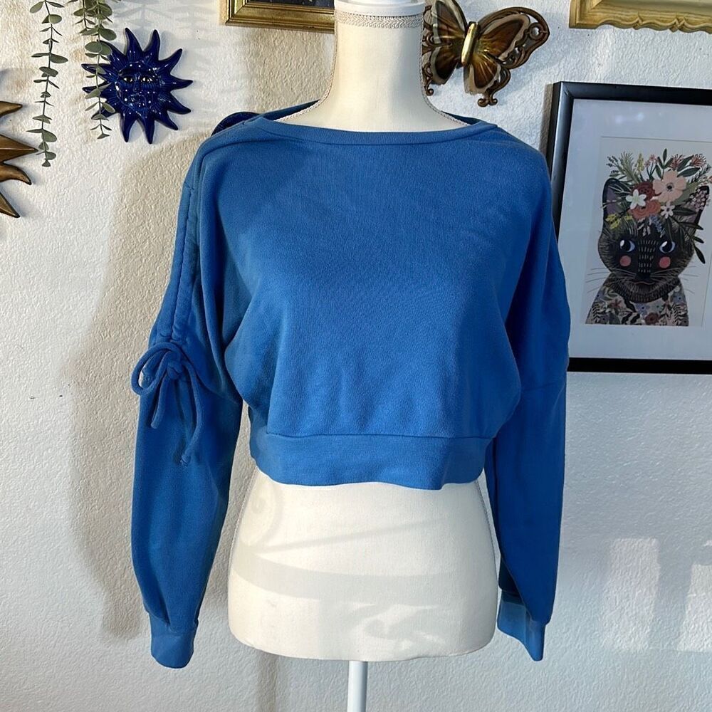 Mossimo Size XS Blue cropped Pullover Sweater